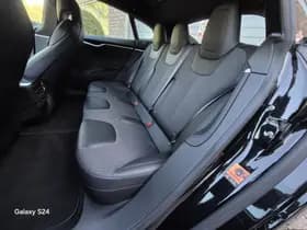 Tesla Model S thumbnail 19