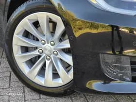 Tesla Model S thumbnail 30