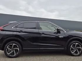 Mitsubishi Eclipse Cross thumbnail 2
