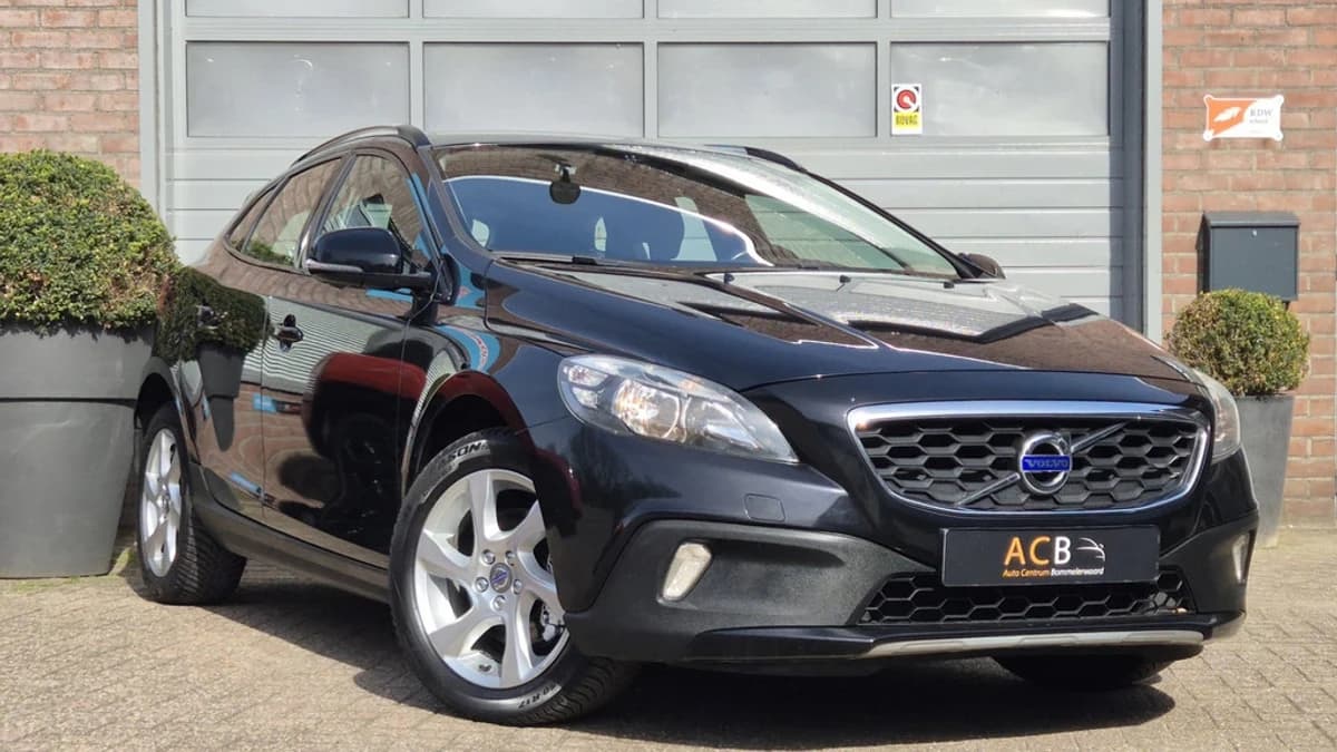 Volvo V40 — foto 1