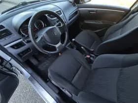 Suzuki Swift thumbnail 4