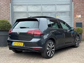 Volkswagen Golf thumbnail 2