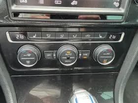 Volkswagen Golf thumbnail 11