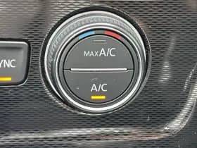 Volkswagen Golf thumbnail 17