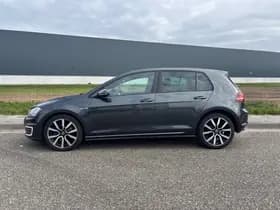 Volkswagen Golf thumbnail 6