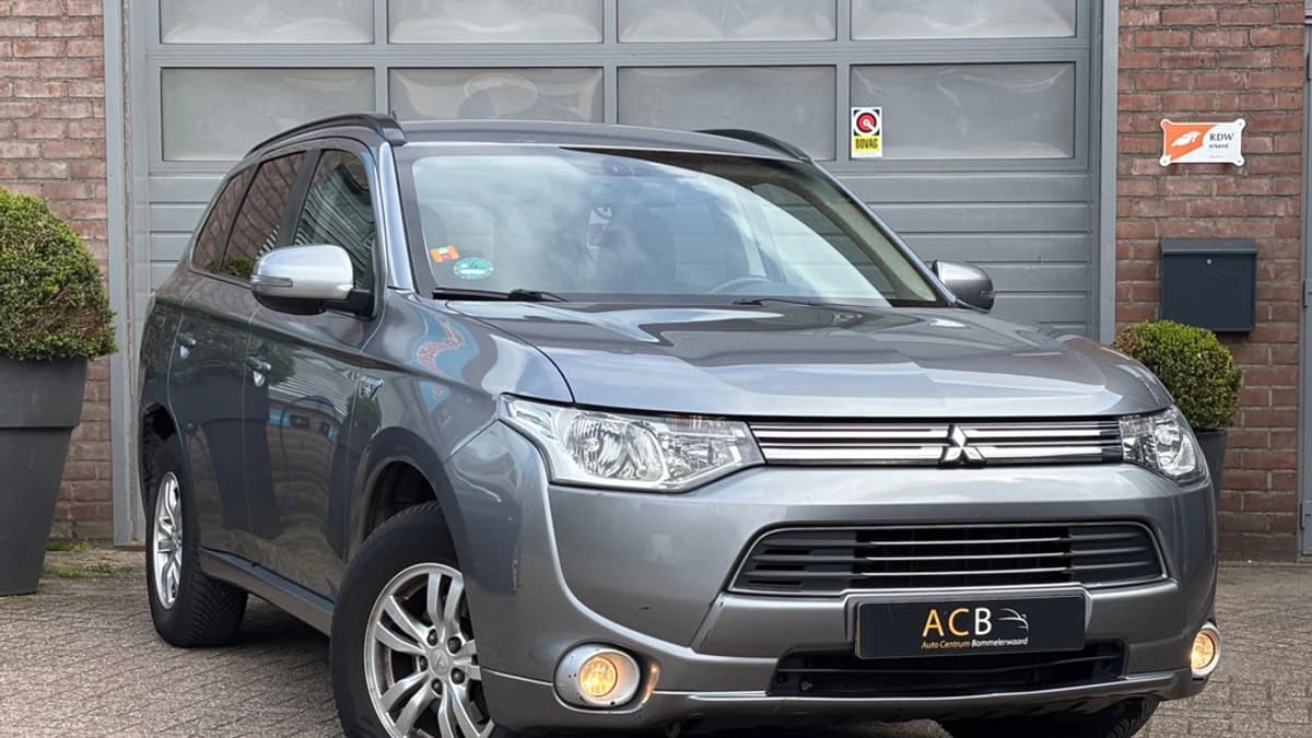 Mitsubishi Outlander — foto 1
