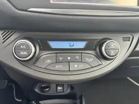Toyota Yaris thumbnail 18
