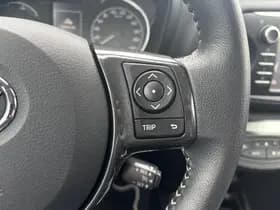 Toyota Yaris thumbnail 25