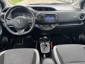 Toyota Yaris thumbnail 4