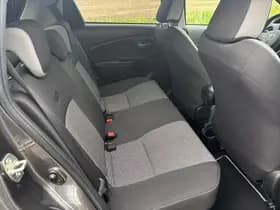 Toyota Yaris thumbnail 32