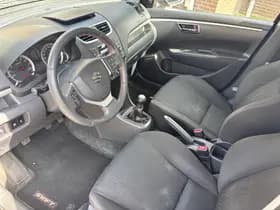 Suzuki Swift thumbnail 5