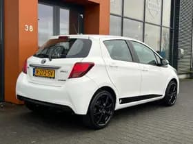 Toyota Yaris 1.5 Hybrid Cruise Navigatie Isofix Camera Clima thumbnail 9