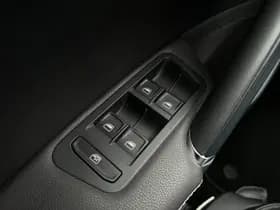 Volkswagen Golf 1.0TSI Highline Massage Navi Bluetooth PDC thumbnail 21