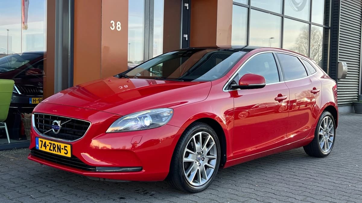 Volvo V40 1.6 T3 Leer Xenon Camera+PDC Bluetooth Panodak — foto 1