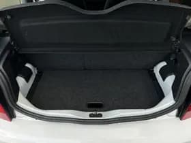 Volkswagen Up thumbnail 12