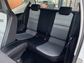 Volkswagen Up thumbnail 5