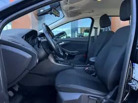 Ford Focus thumbnail 4