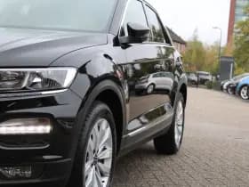 Volkswagen T-Roc 1.5 TSI 150pk Sport Panoramadak thumbnail 9