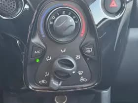 Citroën C1 VTi 72 Shine thumbnail 17