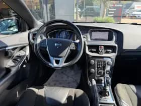 Volvo V40 T3 R-Design thumbnail 2