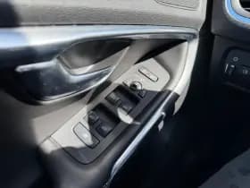 Volvo V40 T3 R-Design thumbnail 13