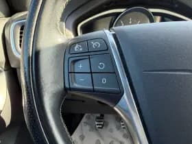 Volvo V40 T3 R-Design thumbnail 23