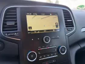 Renault Mégane Mégane Estate TCe 140 Limited thumbnail 17