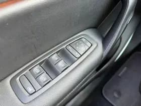 Renault Mégane Mégane Estate TCe 140 Limited thumbnail 23