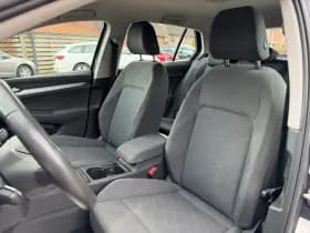 Volkswagen Golf thumbnail 23