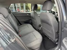 Volkswagen Golf thumbnail 25