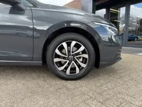 Volkswagen Golf thumbnail 27