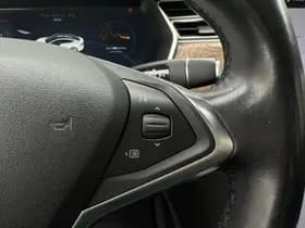 Tesla Model S thumbnail 19
