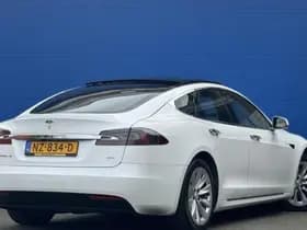 Tesla Model S thumbnail 4