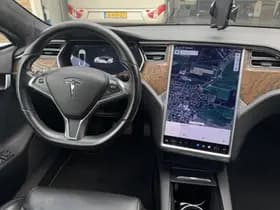 Tesla Model S thumbnail 9