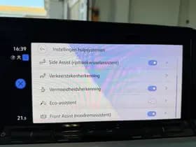 Volkswagen Golf thumbnail 16