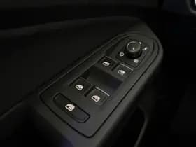 Volkswagen Golf thumbnail 26