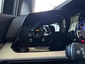 Volkswagen Golf thumbnail 27