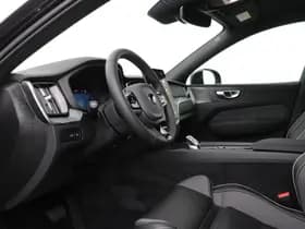 Volvo XC60 thumbnail 3