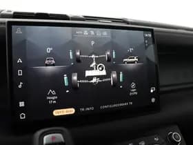 Land Rover Defender thumbnail 30