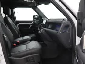 Land Rover Defender thumbnail 5