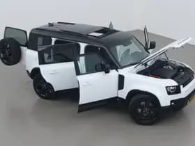 Land Rover Defender thumbnail 6