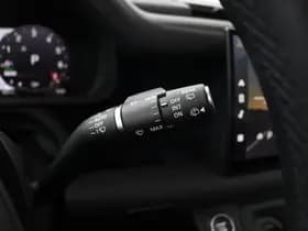 Land Rover Defender thumbnail 51