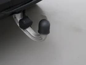 Land Rover Defender thumbnail 60