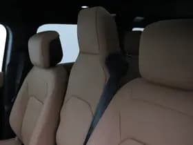 Land Rover Defender thumbnail 11