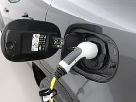 Land Rover Defender thumbnail 17