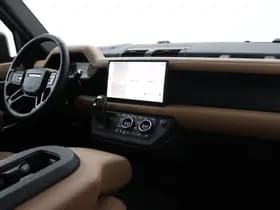 Land Rover Defender thumbnail 19