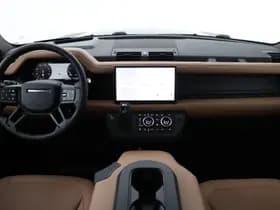 Land Rover Defender thumbnail 4