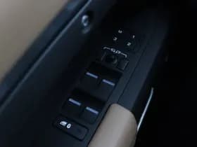 Land Rover Defender thumbnail 56