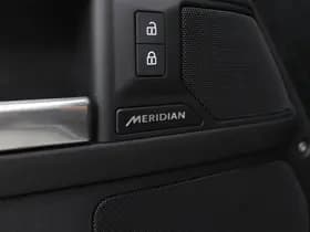 Land Rover Defender thumbnail 57