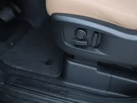 Land Rover Defender thumbnail 58